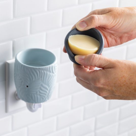 Wheat & Ivory Pluggable Warmer