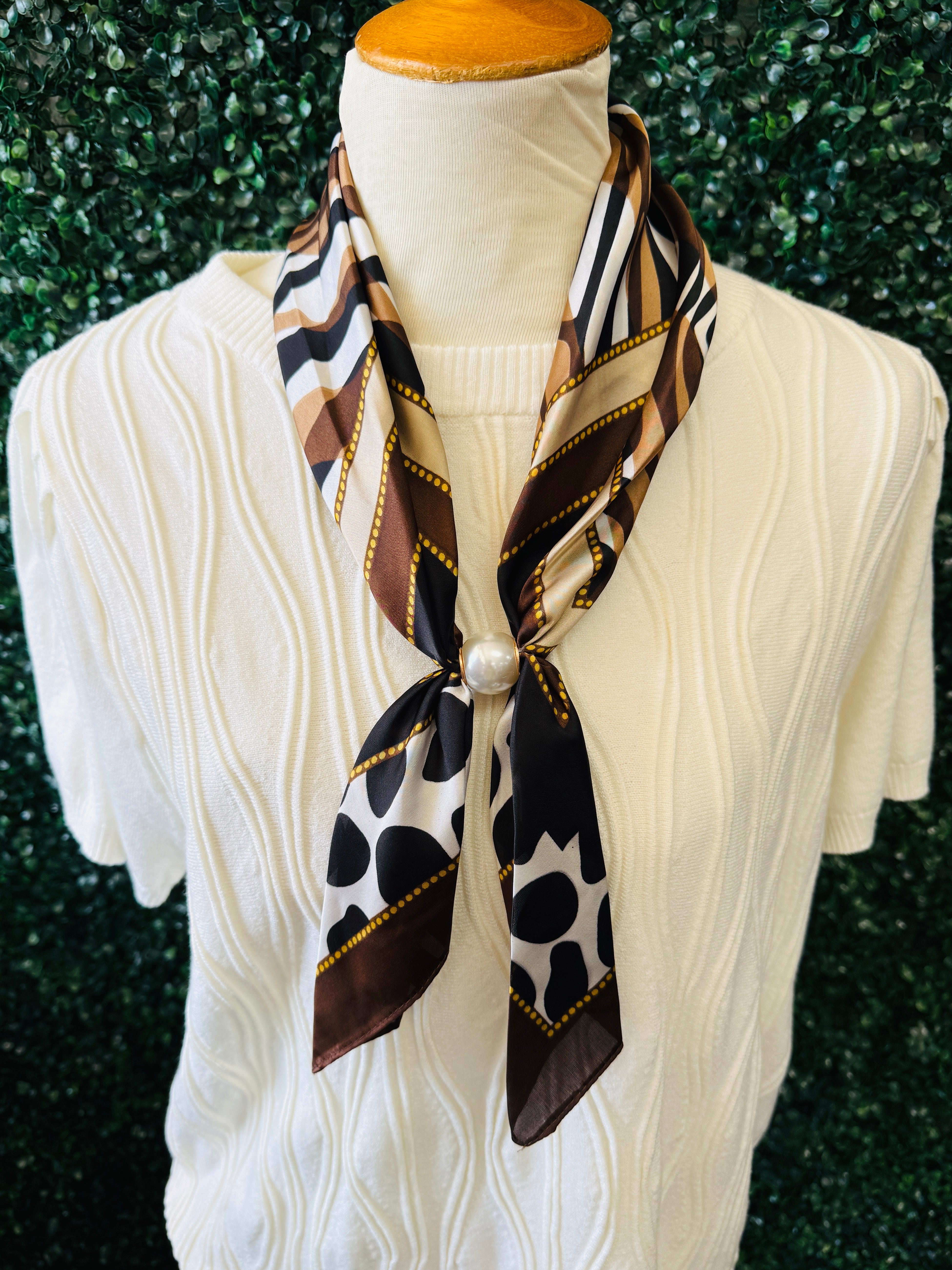 Printed Pearl Closure Scarf Necklace